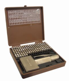 Juego 100 caracteres Eurotype Set